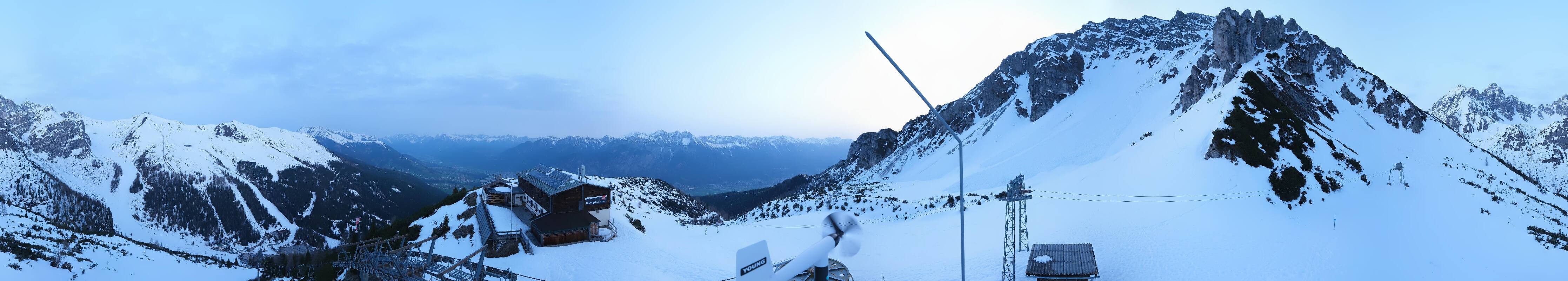 Archived image Webcam Axams: View Birgitzköpflhaus