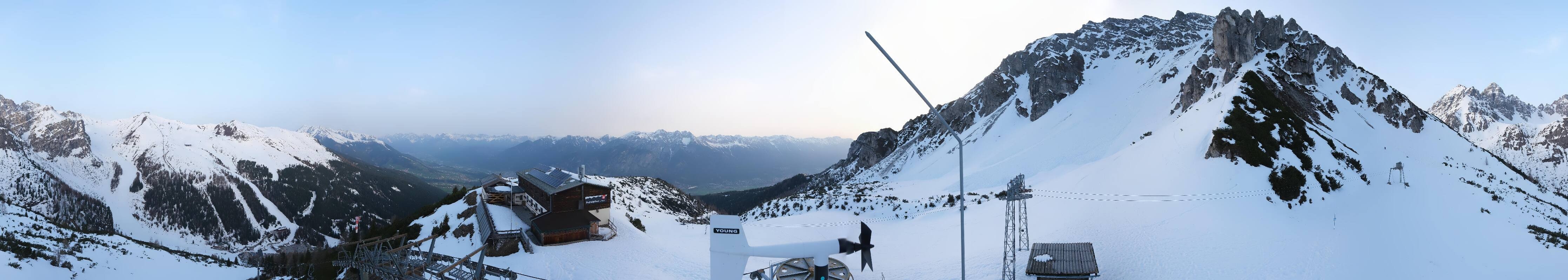 Archived image Webcam Axams: View Birgitzköpflhaus