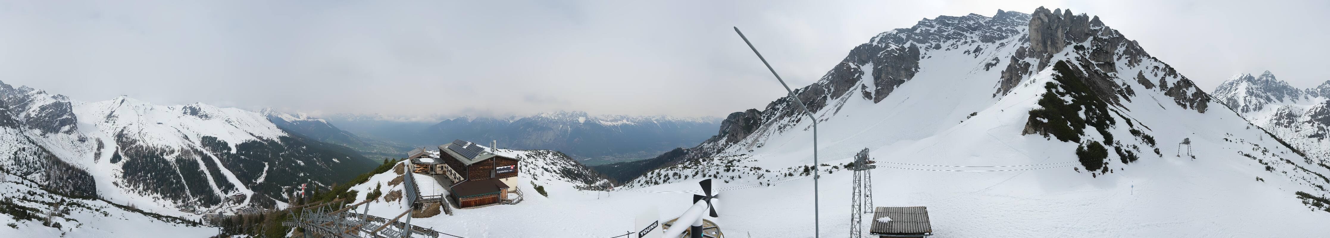 Archived image Webcam Axams: View Birgitzköpflhaus