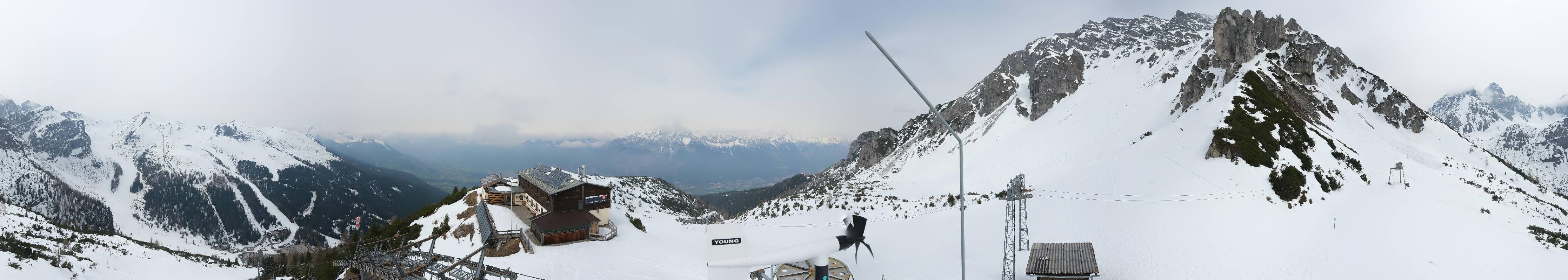 Archived image Webcam Axams: View Birgitzköpflhaus