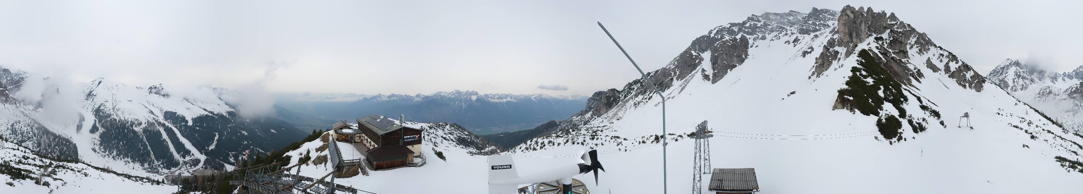 Archived image Webcam Axams: View Birgitzköpflhaus