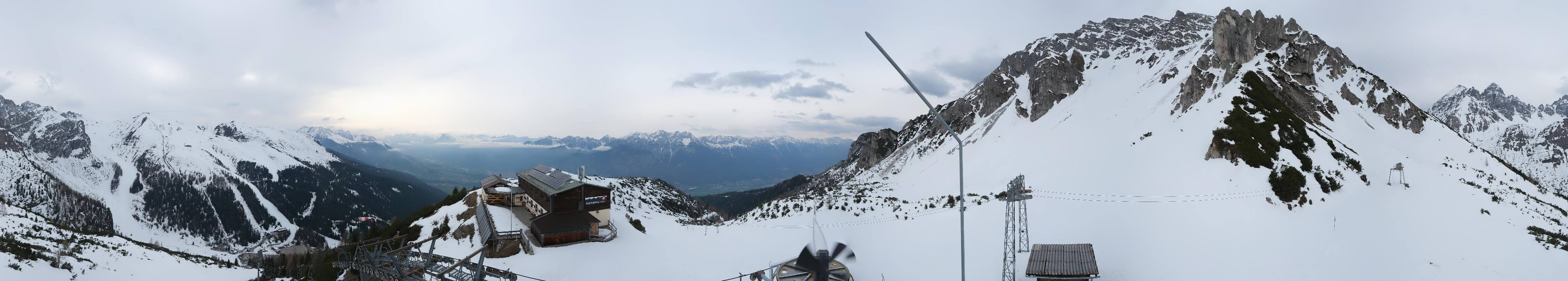 Archived image Webcam Axams: View Birgitzköpflhaus