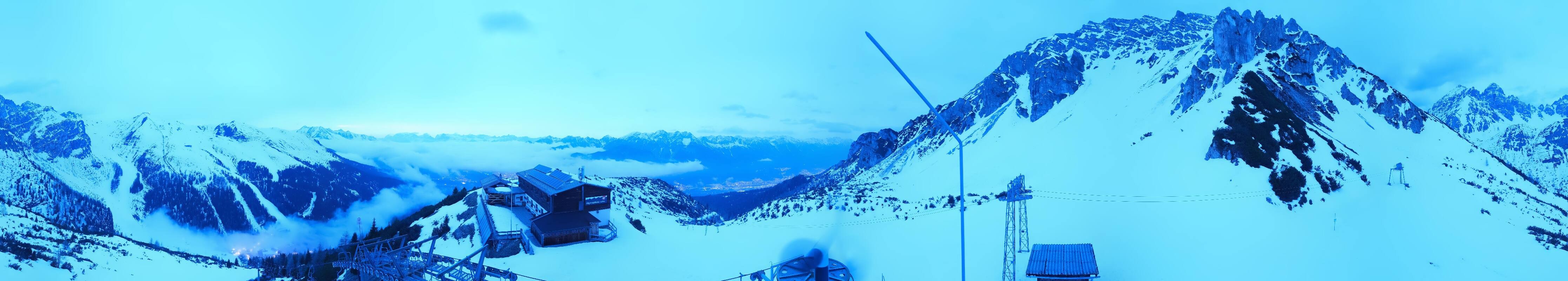 Archived image Webcam Axams: View Birgitzköpflhaus