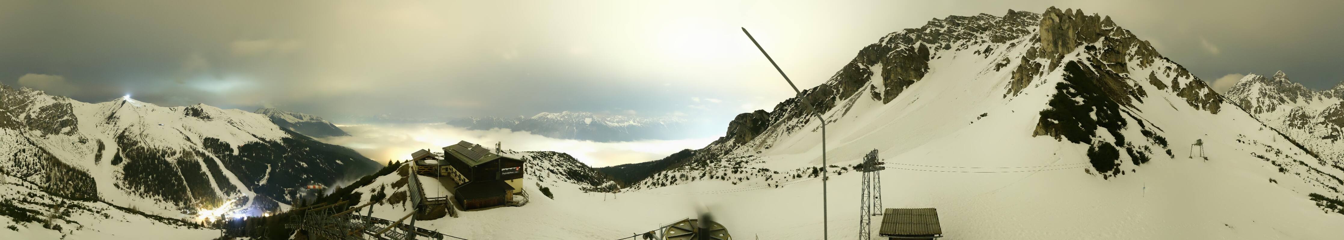 Archived image Webcam Axams: View Birgitzköpflhaus