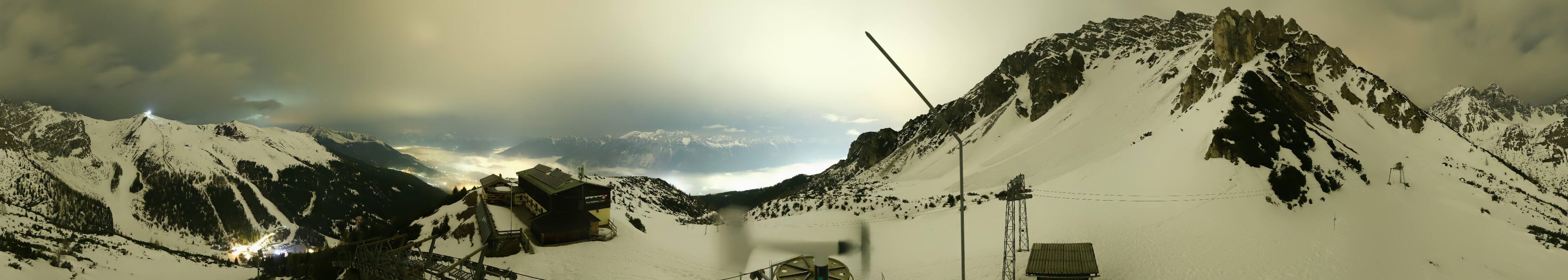 Archived image Webcam Axams: View Birgitzköpflhaus