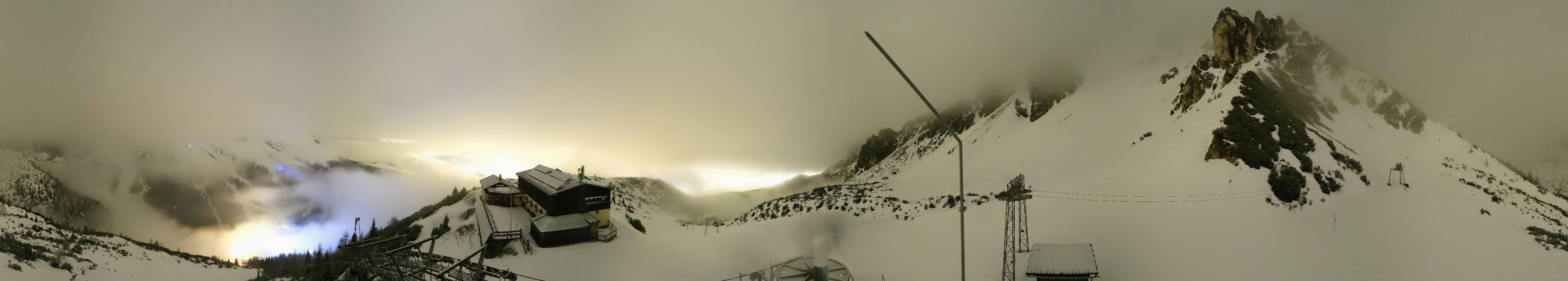 Archived image Webcam Axams: View Birgitzköpflhaus