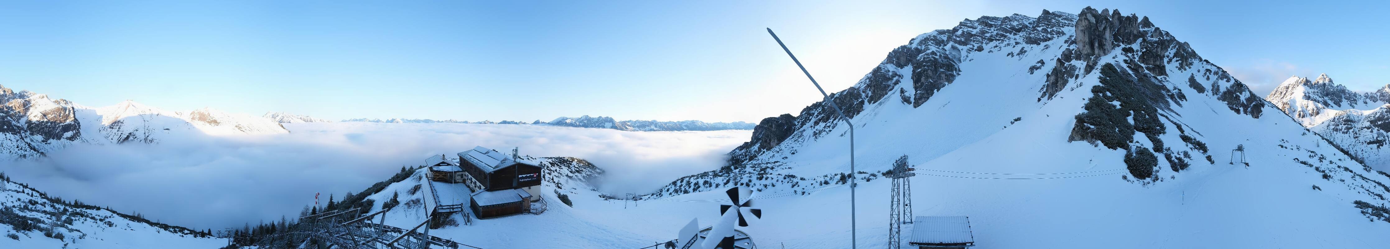 Archived image Webcam Axams: View Birgitzköpflhaus