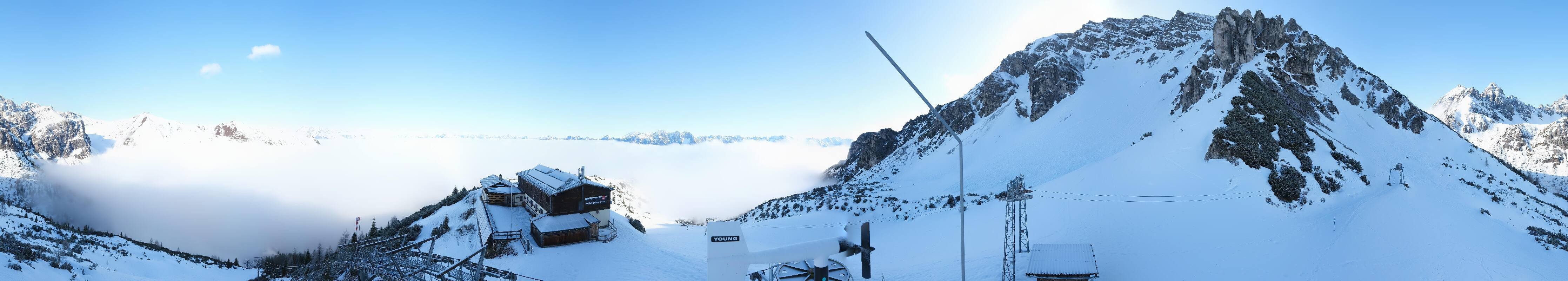 Archived image Webcam Axams: View Birgitzköpflhaus