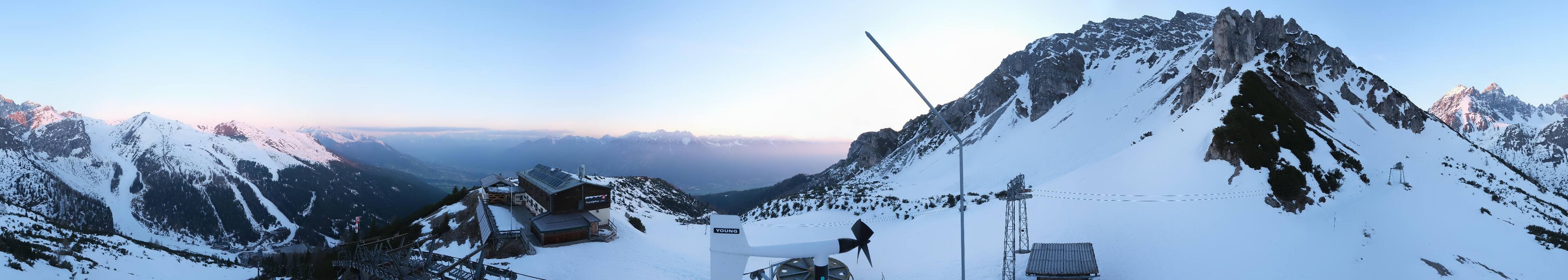 Archived image Webcam Axams: View Birgitzköpflhaus