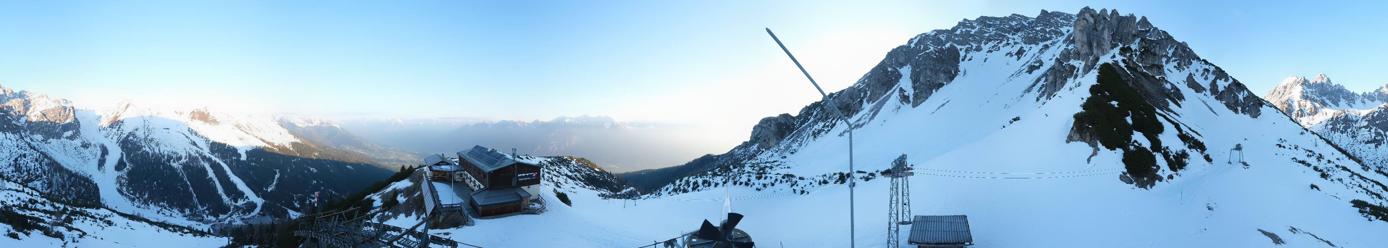 Archived image Webcam Axams: View Birgitzköpflhaus