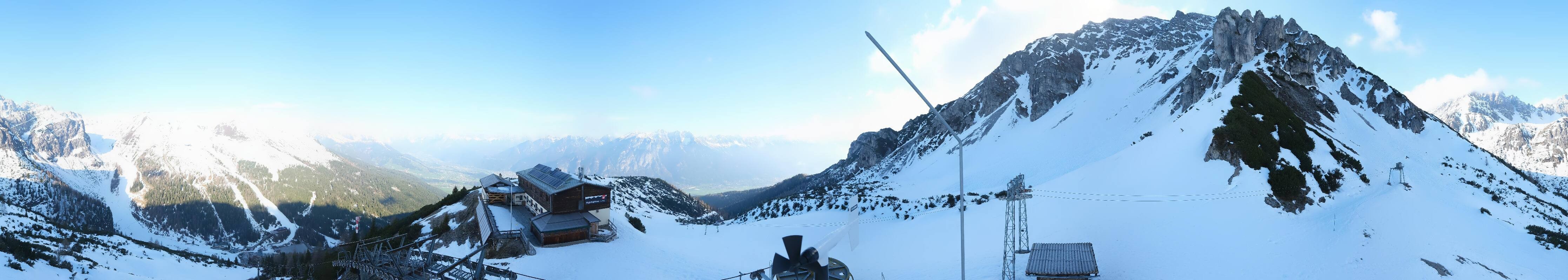 Archived image Webcam Axams: View Birgitzköpflhaus