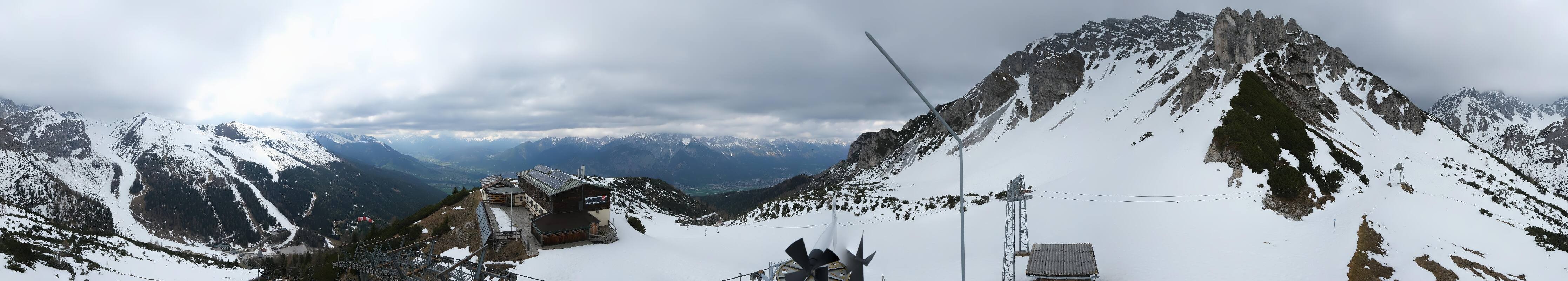 Archived image Webcam Axams: View Birgitzköpflhaus