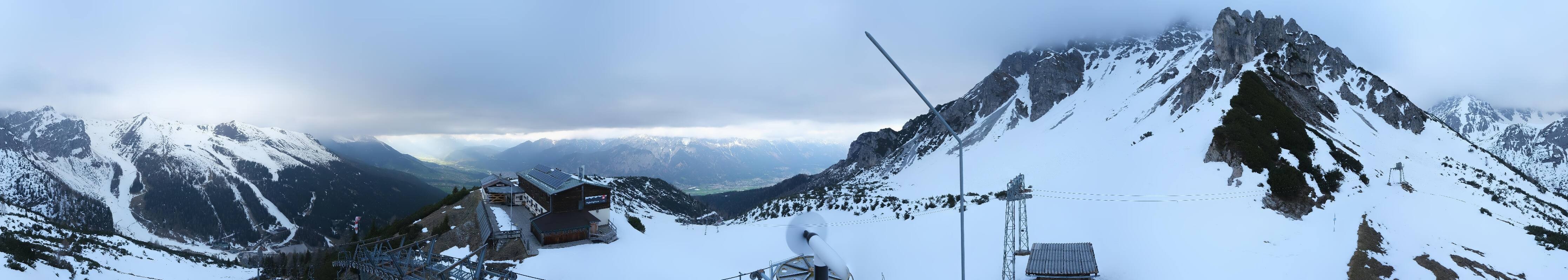 Archived image Webcam Axams: View Birgitzköpflhaus