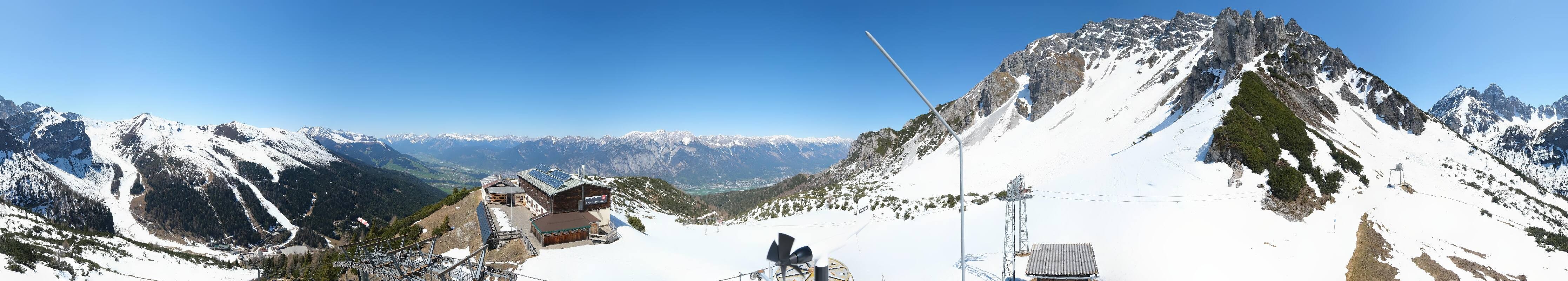 Archived image Webcam Axams: View Birgitzköpflhaus