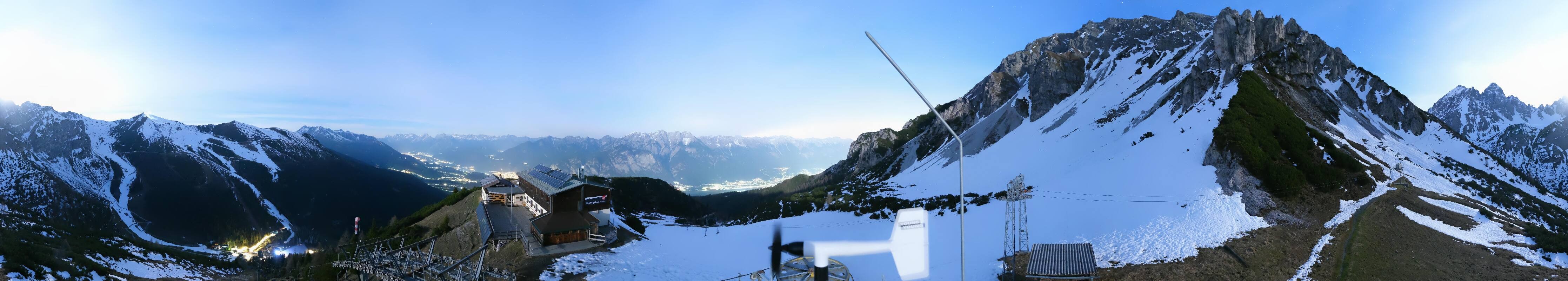 Archived image Webcam Axams: View Birgitzköpflhaus