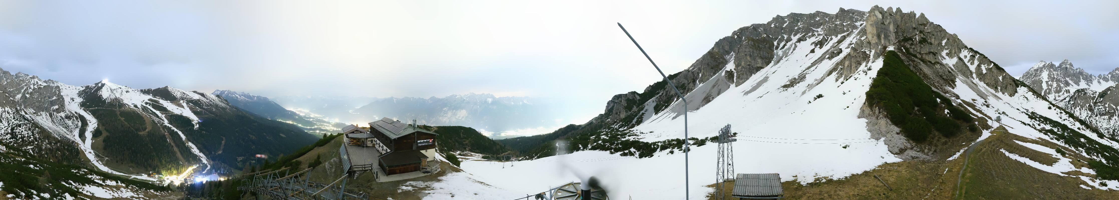 Archived image Webcam Axams: View Birgitzköpflhaus