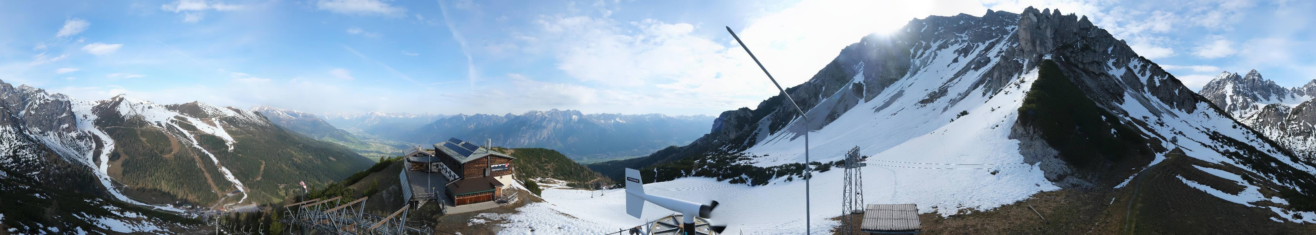 Archived image Webcam Axams: View Birgitzköpflhaus