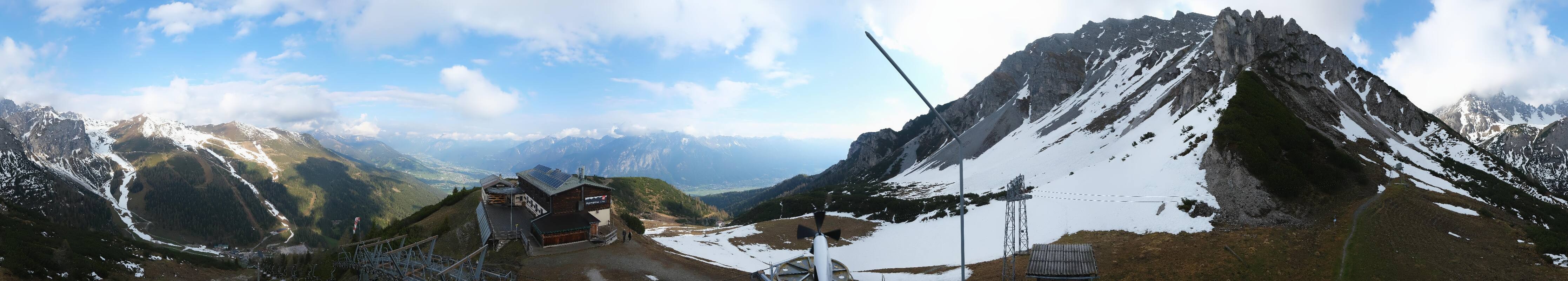 Archived image Webcam Axams: View Birgitzköpflhaus