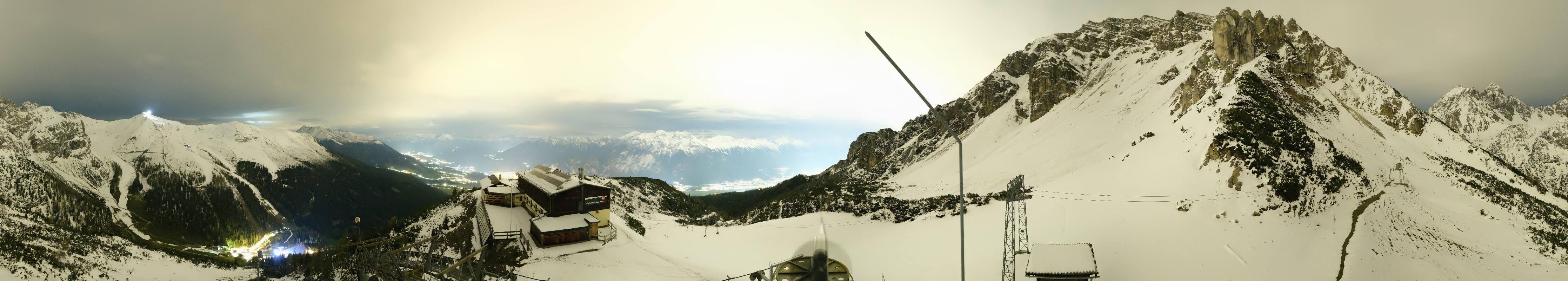 Archived image Webcam Axams: View Birgitzköpflhaus
