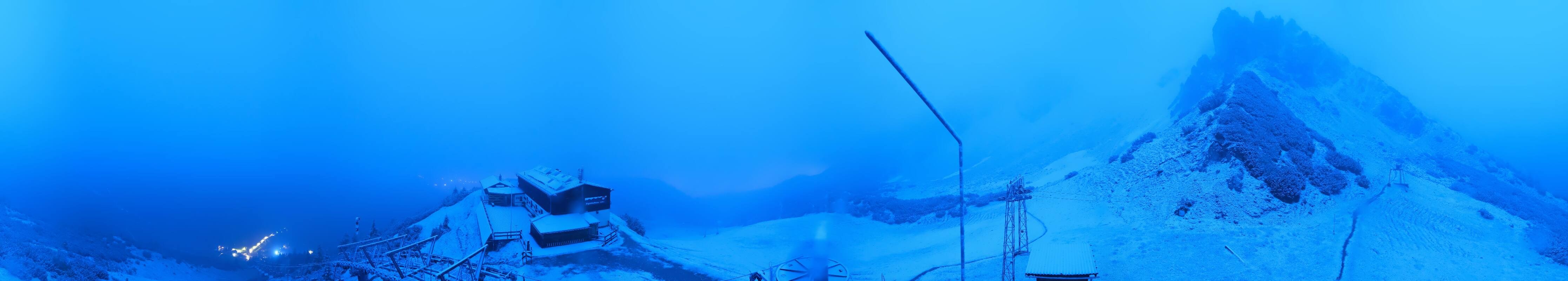 Archived image Webcam Axams: View Birgitzköpflhaus