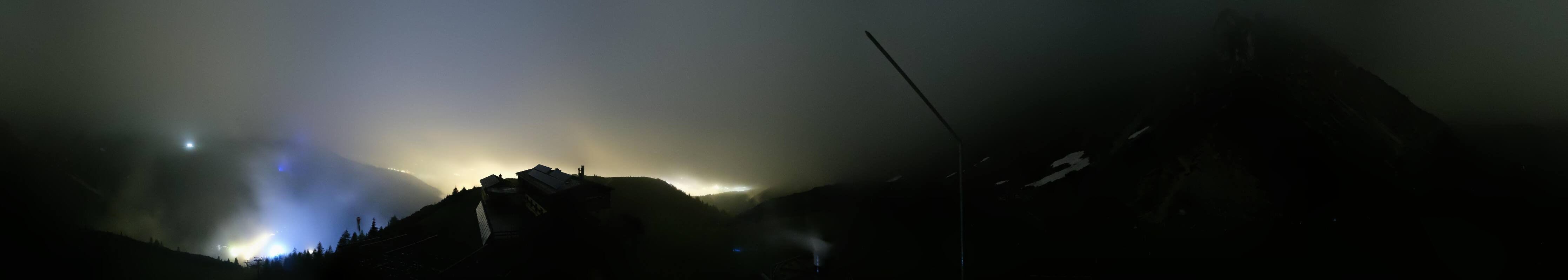 Archived image Webcam Axams: View Birgitzköpflhaus