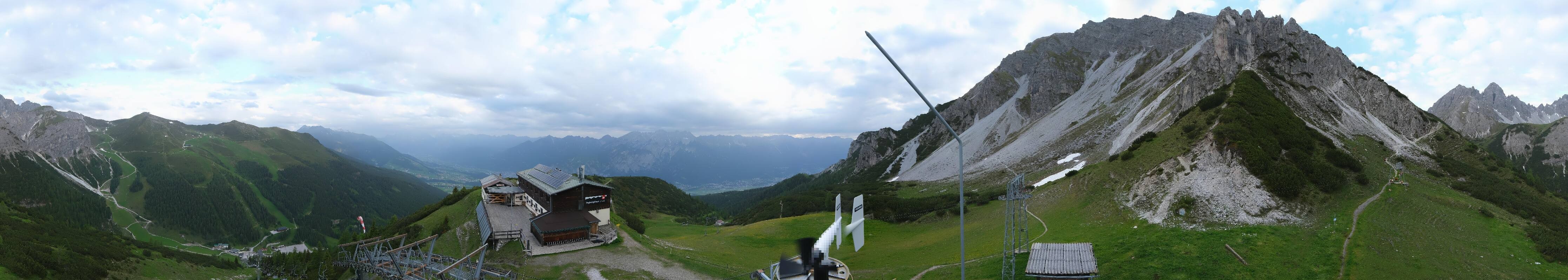 Archived image Webcam Axams: View Birgitzköpflhaus