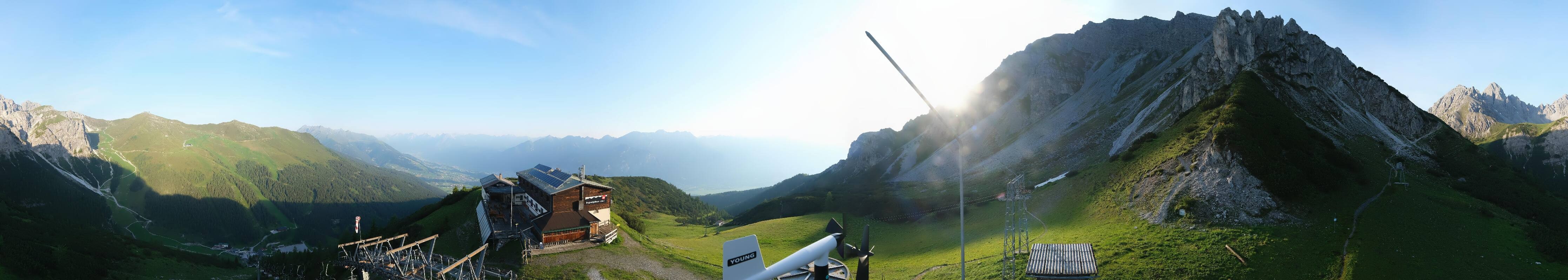 Archived image Webcam Axams: View Birgitzköpflhaus