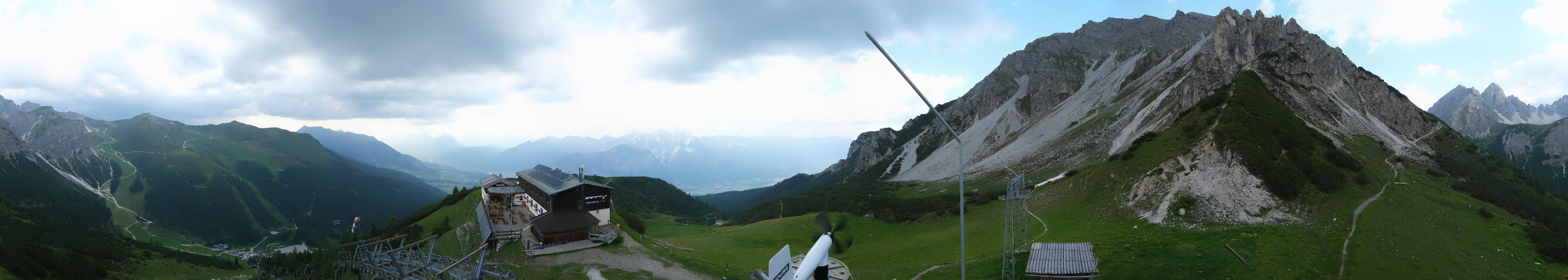 Archived image Webcam Axams: View Birgitzköpflhaus