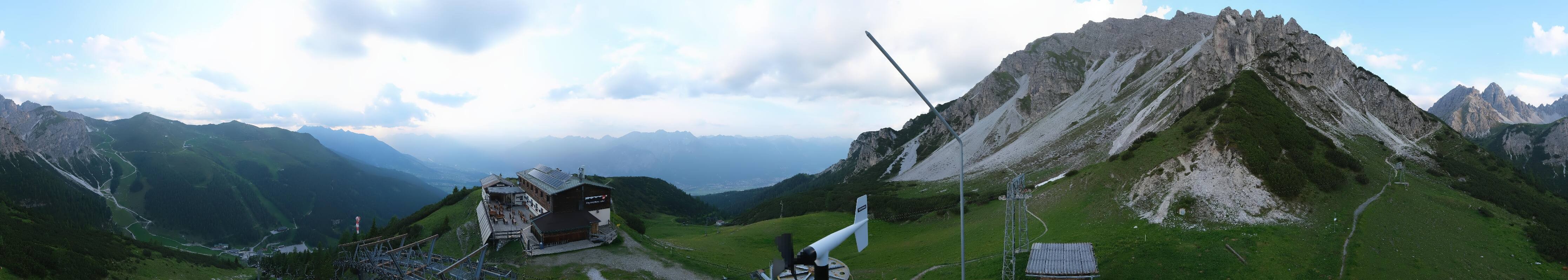 Archived image Webcam Axams: View Birgitzköpflhaus