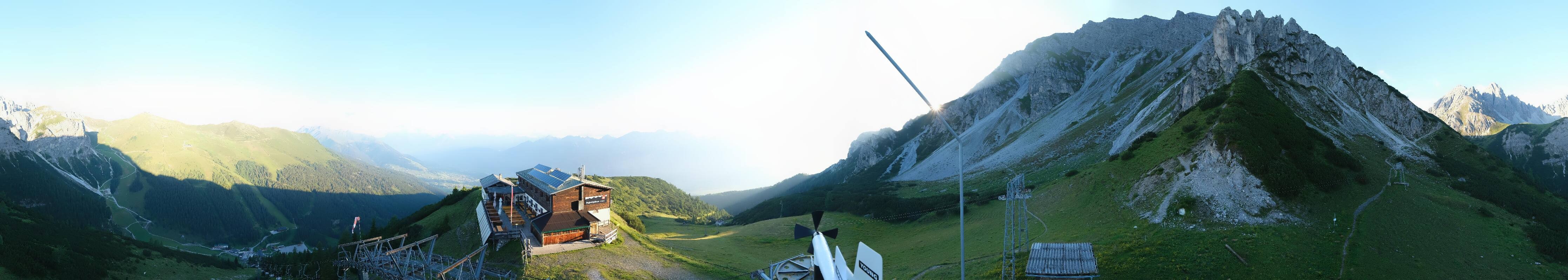 Archived image Webcam Axams: View Birgitzköpflhaus
