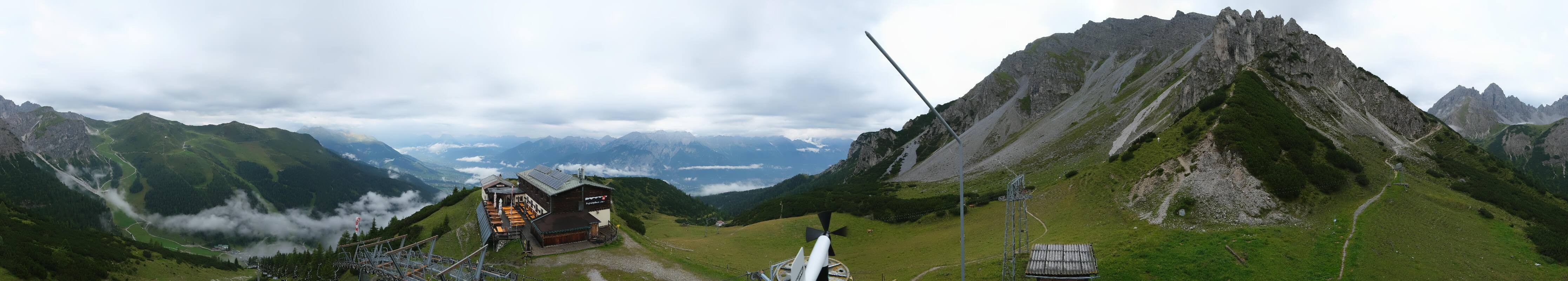 Archived image Webcam Axams: View Birgitzköpflhaus