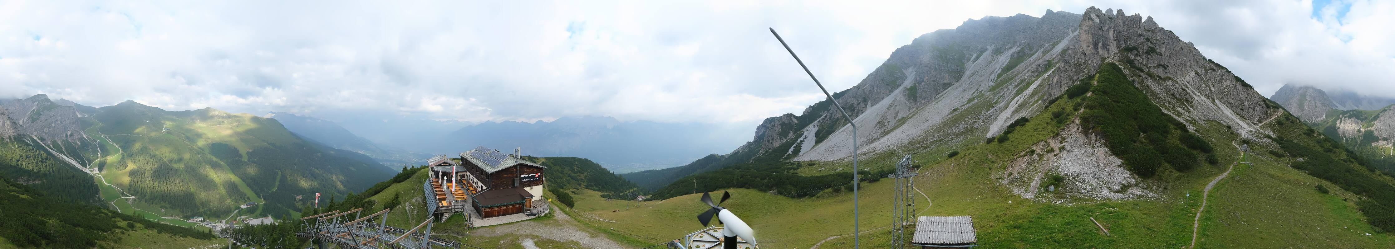 Archived image Webcam Axams: View Birgitzköpflhaus