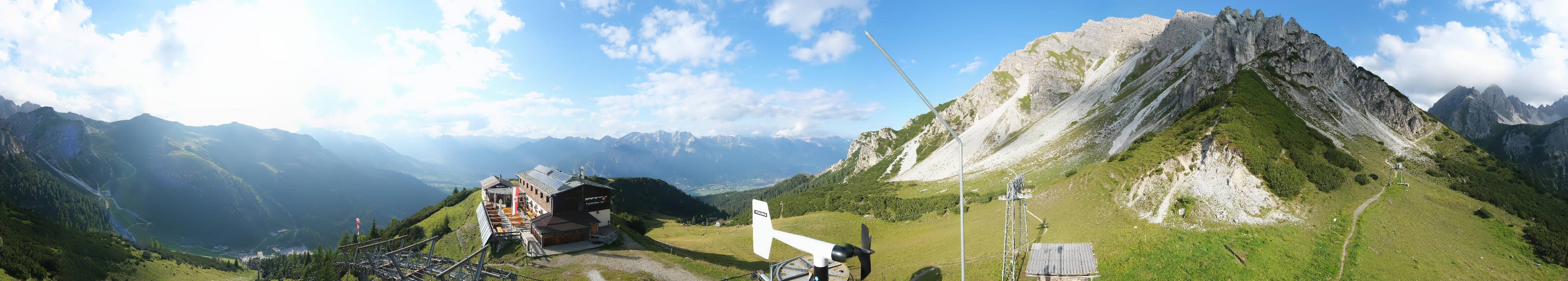 Archived image Webcam Axams: View Birgitzköpflhaus