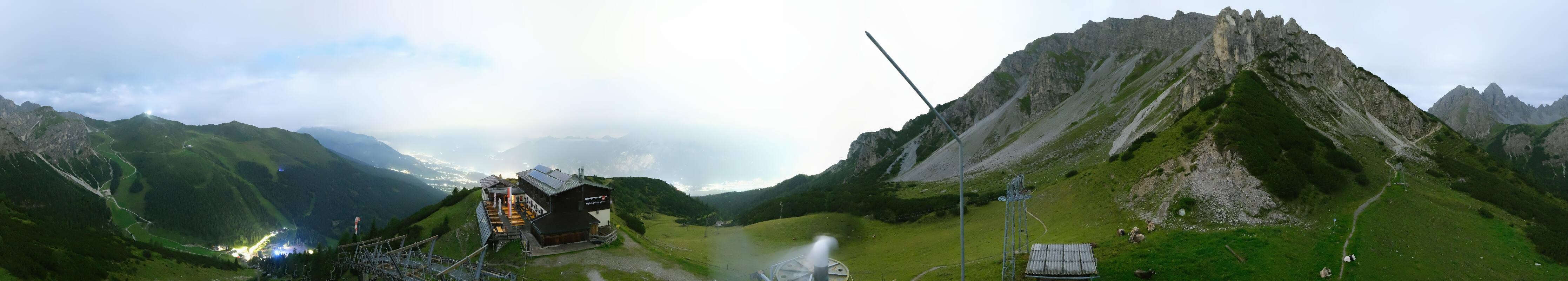 Archived image Webcam Axams: View Birgitzköpflhaus