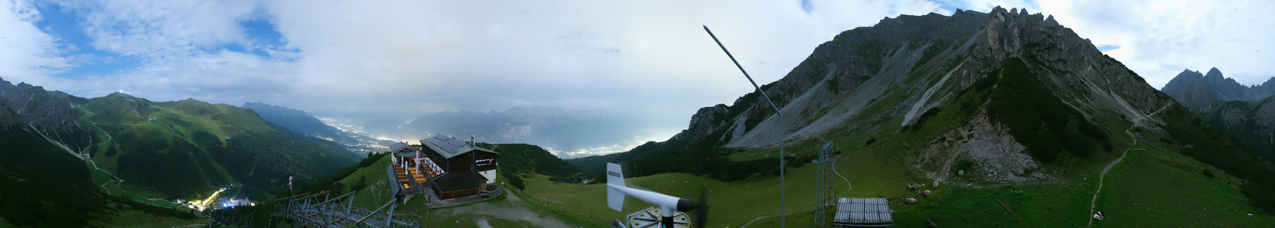 Archived image Webcam Axams: View Birgitzköpflhaus