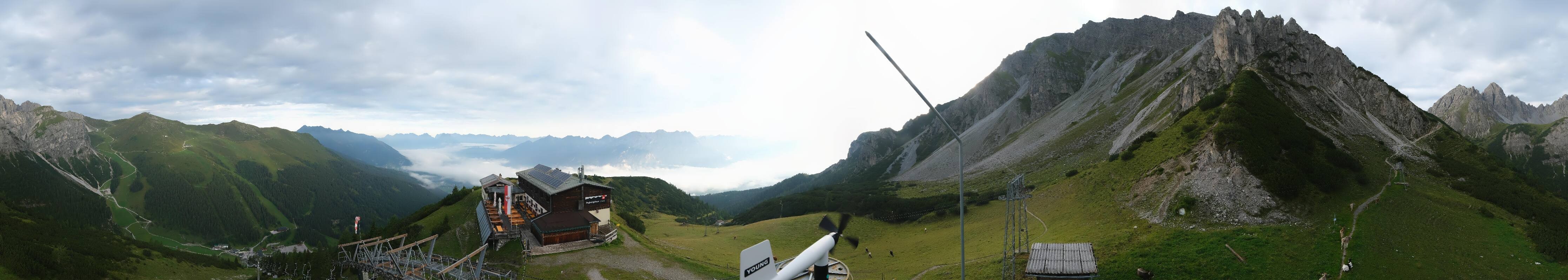 Archived image Webcam Axams: View Birgitzköpflhaus