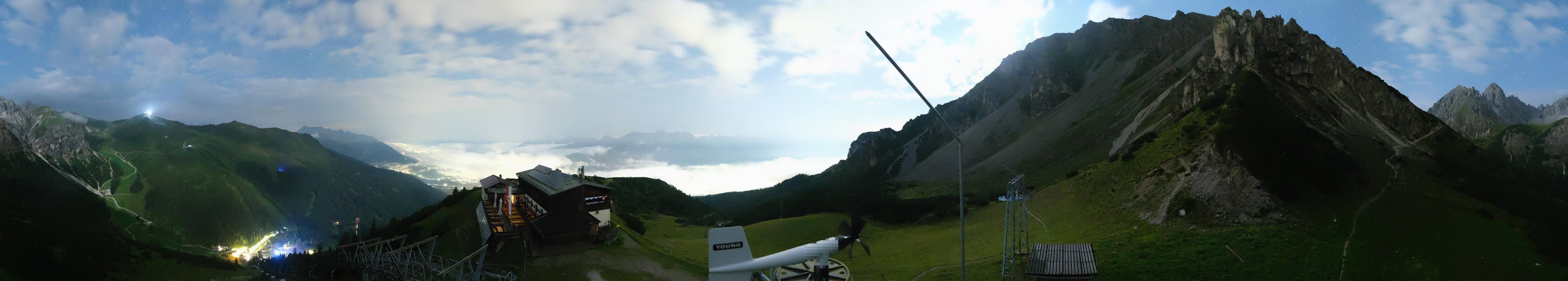 Archived image Webcam Axams: View Birgitzköpflhaus