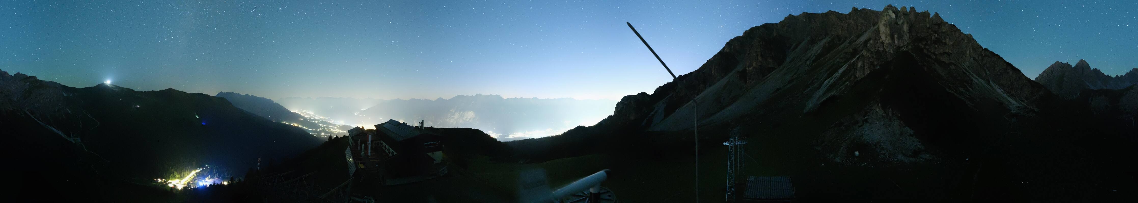 Archived image Webcam Axams: View Birgitzköpflhaus