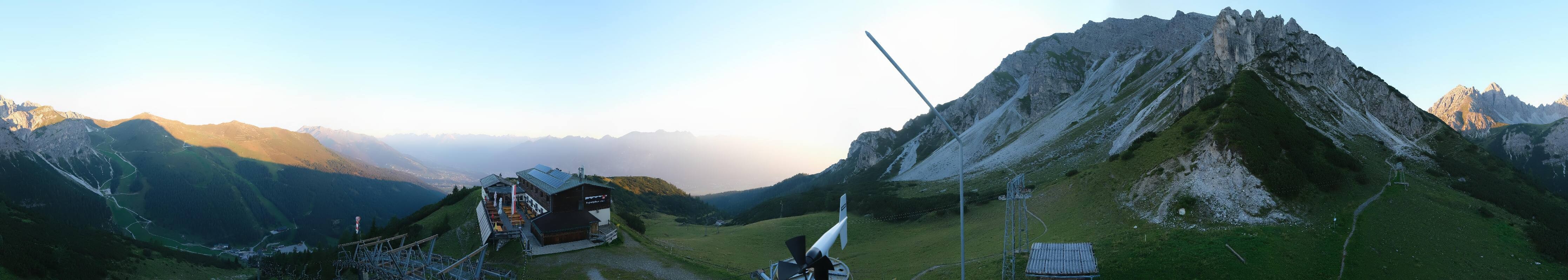 Archived image Webcam Axams: View Birgitzköpflhaus