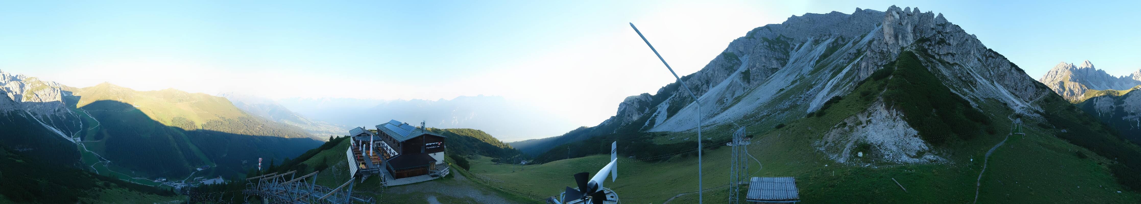 Archived image Webcam Axams: View Birgitzköpflhaus