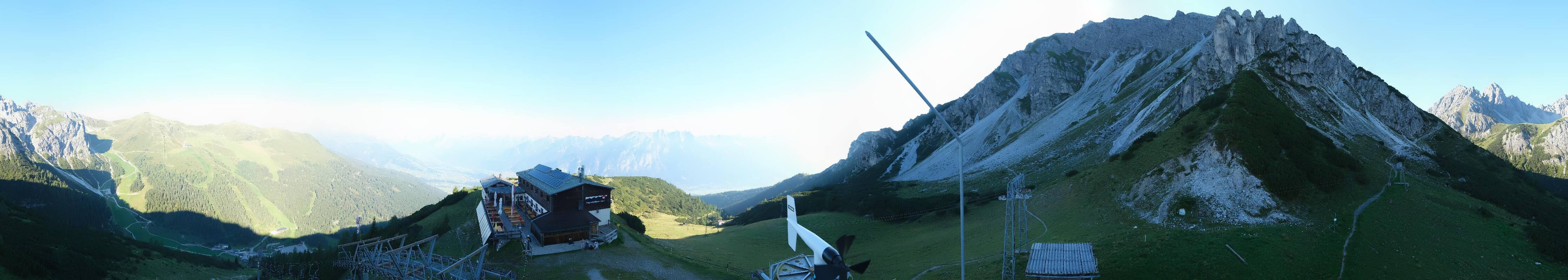 Archived image Webcam Axams: View Birgitzköpflhaus