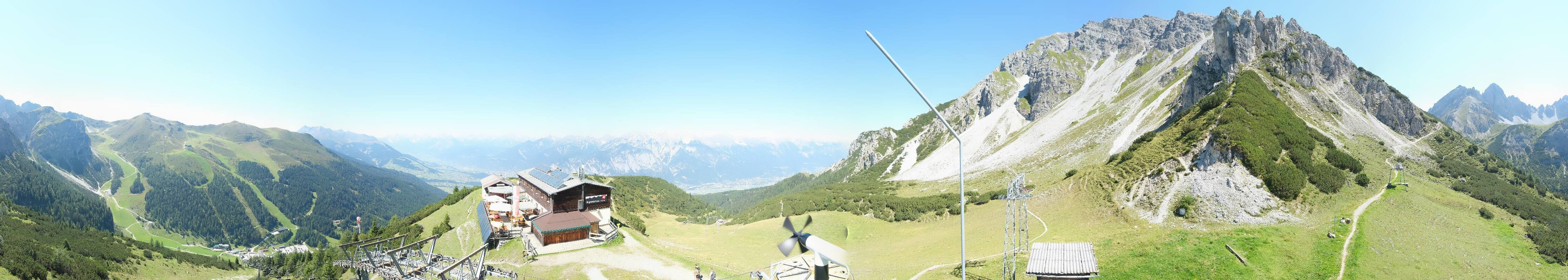 Archived image Webcam Axams: View Birgitzköpflhaus