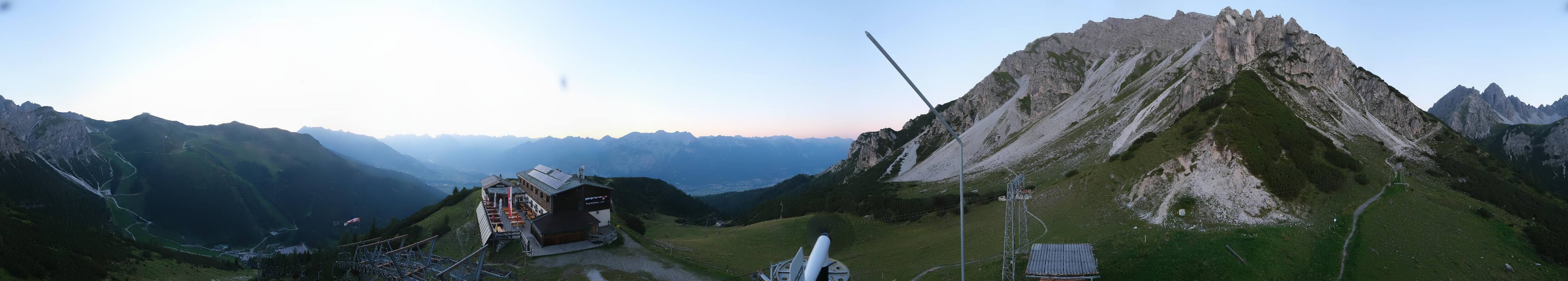 Archived image Webcam Axams: View Birgitzköpflhaus