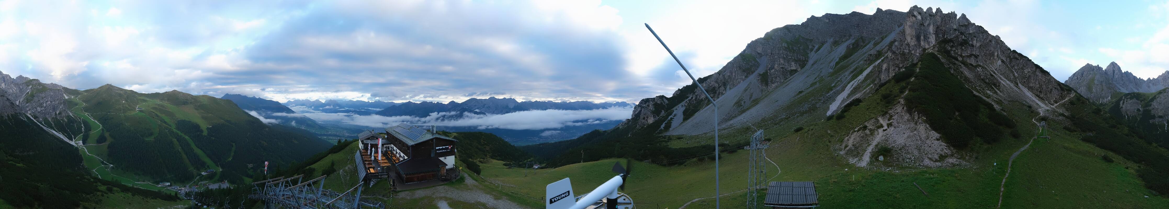 Archived image Webcam Axams: View Birgitzköpflhaus