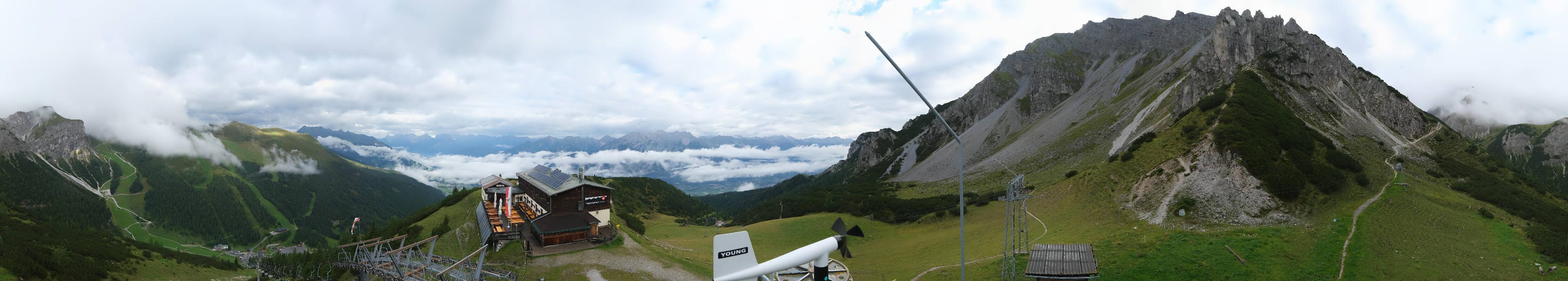 Archived image Webcam Axams: View Birgitzköpflhaus