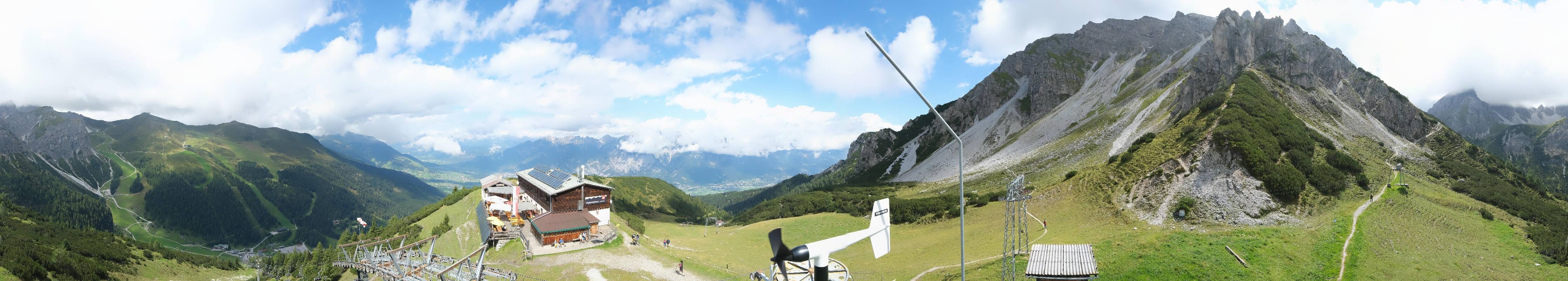 Archived image Webcam Axams: View Birgitzköpflhaus