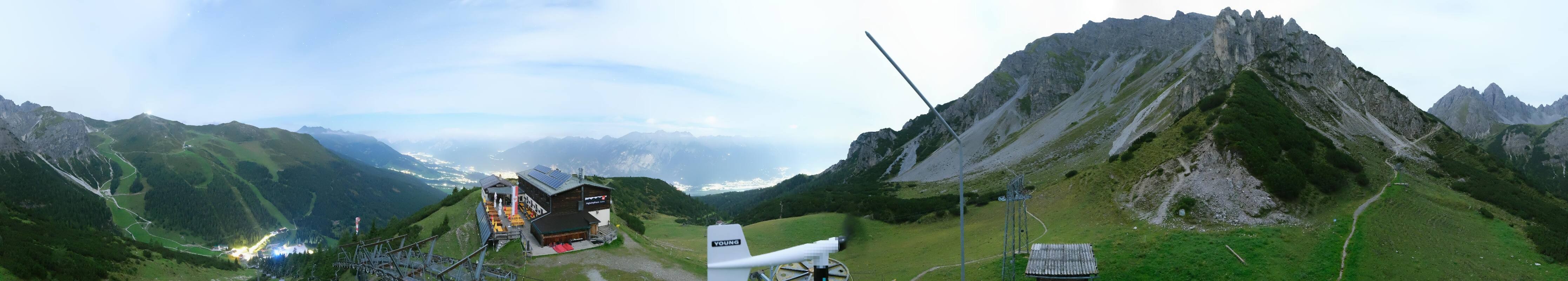 Archived image Webcam Axams: View Birgitzköpflhaus