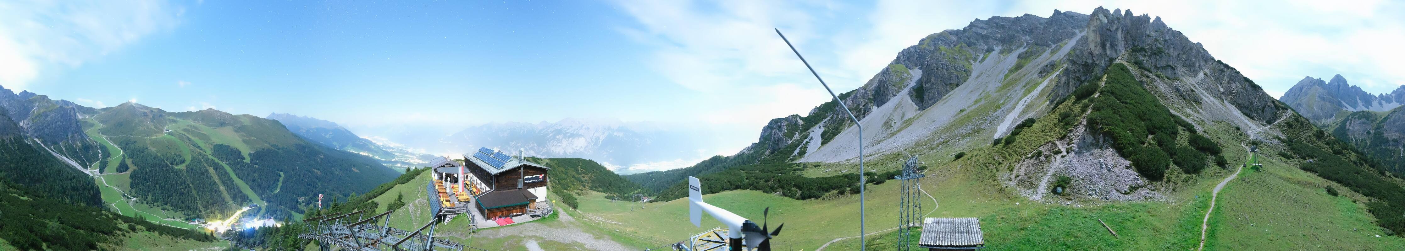 Archived image Webcam Axams: View Birgitzköpflhaus