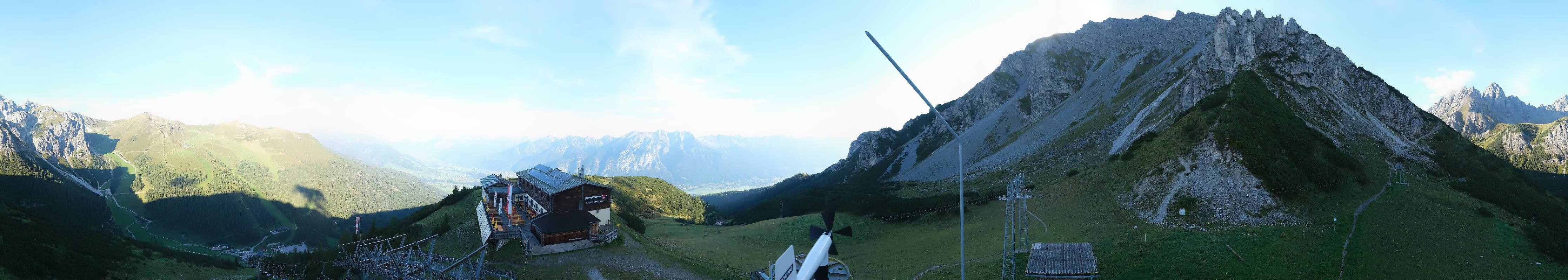 Archived image Webcam Axams: View Birgitzköpflhaus