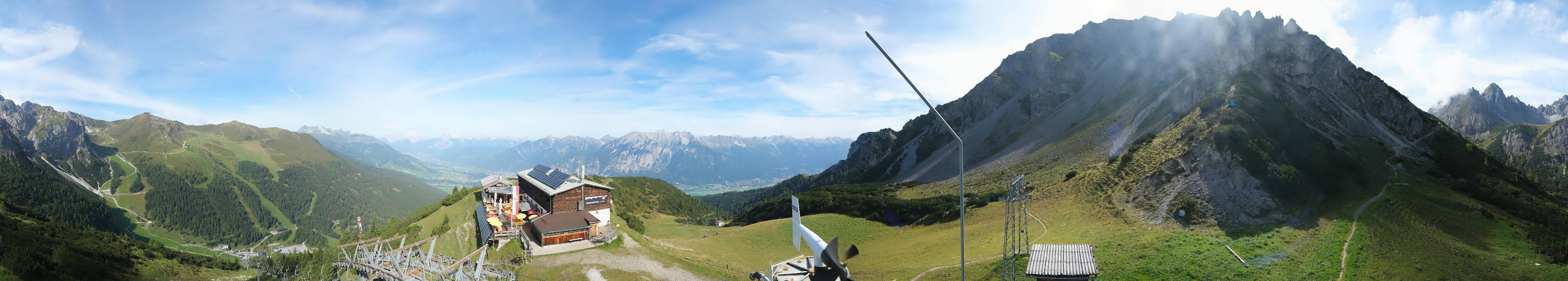 Archived image Webcam Axams: View Birgitzköpflhaus